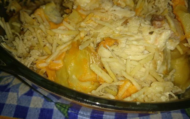 Batata recheada com estrogonofe de filé