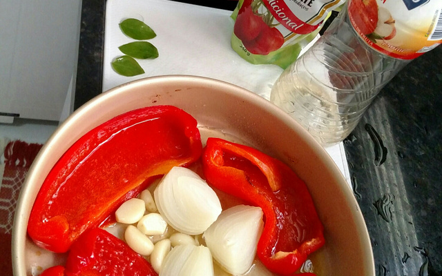 Bruschetta de pimentão vermelho