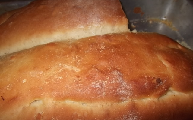 Pão recheado com presunto e queijo
