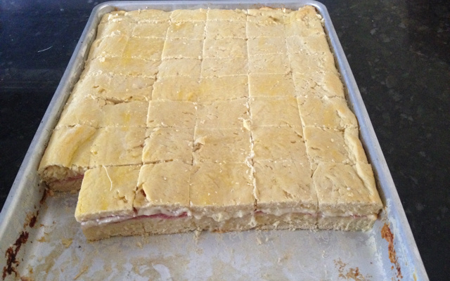 Torta misto quente com creme de leite