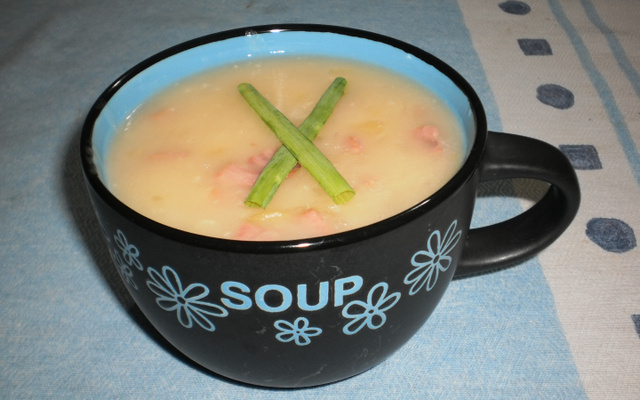 Sopa de mandioca prática e deliciosa