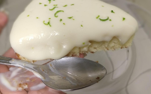 Bolo de chocolate branco