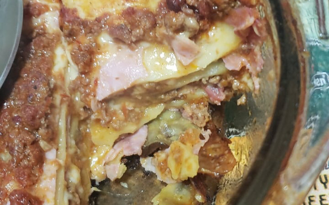 Lasanha de queijo e presunto