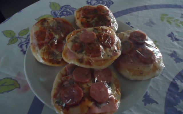 Pizza brotinho fácil
