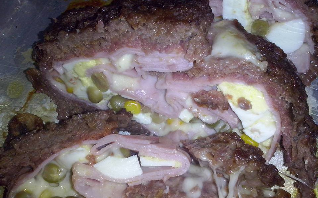 Rocambole de carne moída
