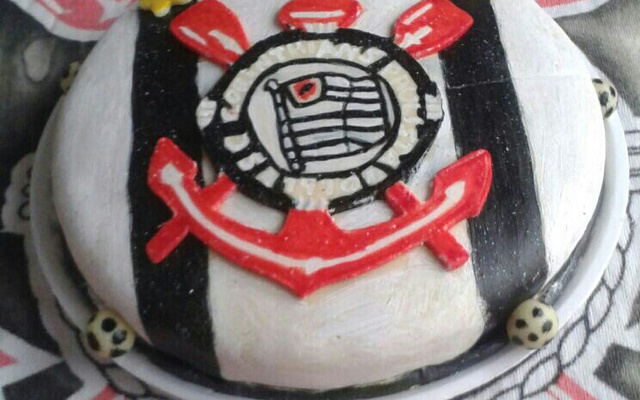 Bolo de chocolate (recheado)