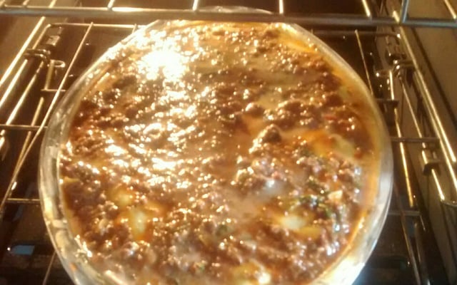 Lasanha com molho branco e bolonhesa