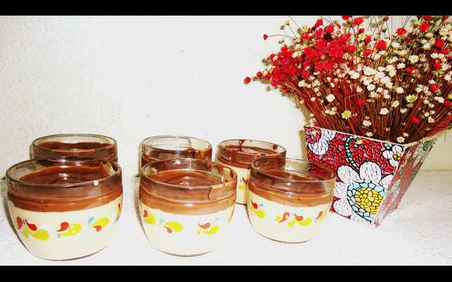 Mousse delicioso de maracujá com chocolate