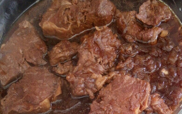 Costela na cerveja preta