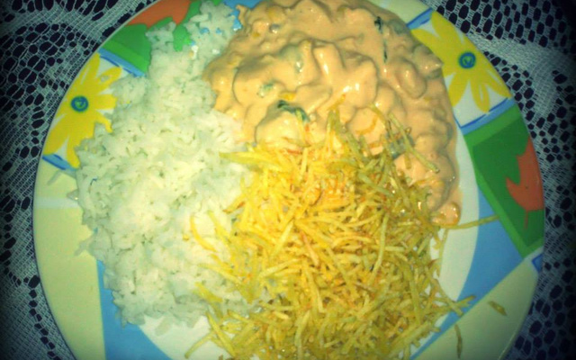 Estrogonofe de frango com requeijão