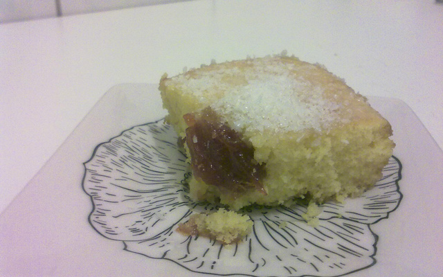 Bolo fofinho de fubá com leite de coco