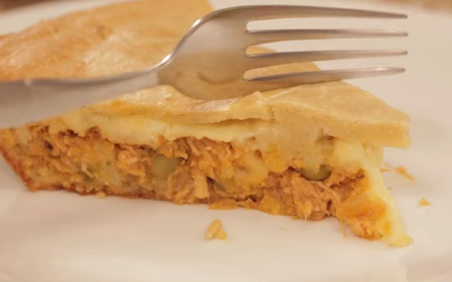 Torta de frango com batata e maionese