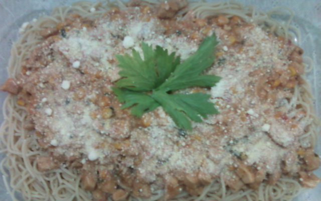 Macarrão com creme de leite e frango