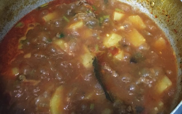 Ensopado de carne com batata