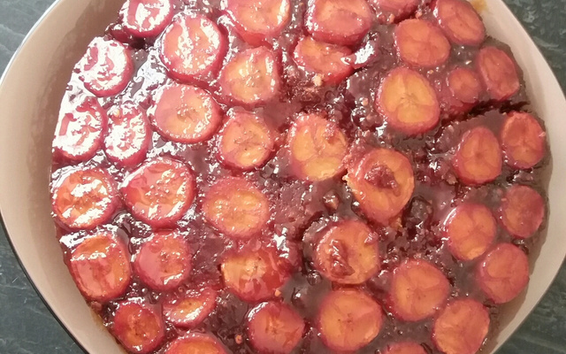 Bolo de banana e aveia caramelado