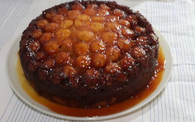 Torta de banana caramelizada