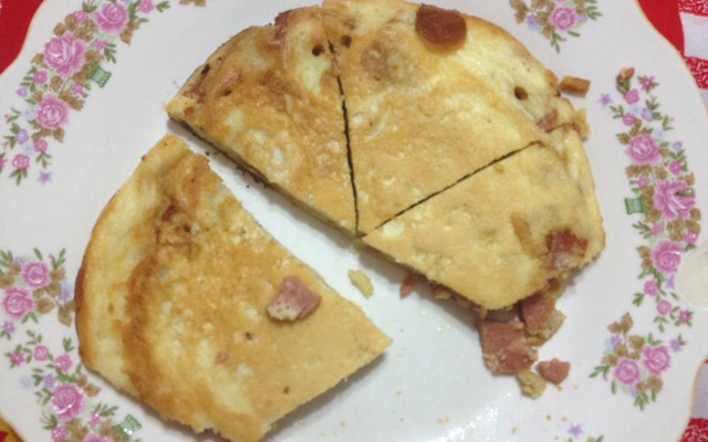 Omelete a delícia com salsicha
