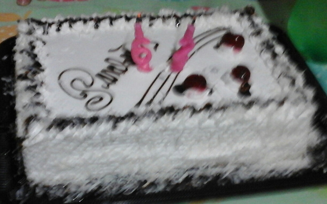 Bolo de merengue com sorvete