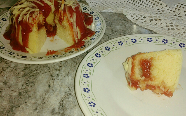 Bolo dois amores (queijo com goiabada)