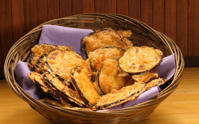 Berinjela à milanesa no forno