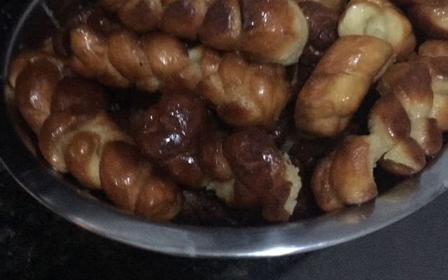 Rosquinha frita caramelizada