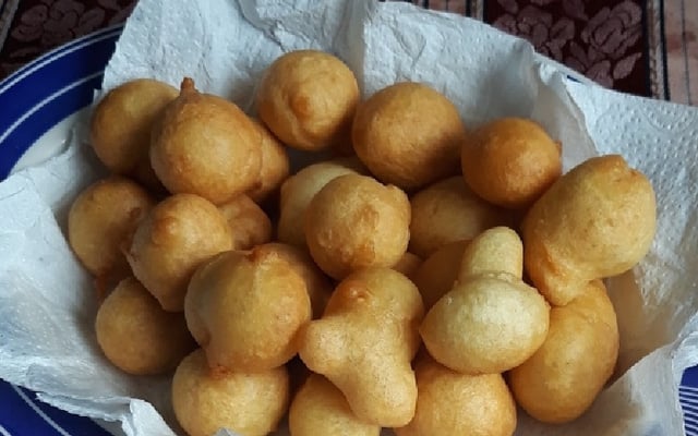 Bolinho de chuva salgado sequinho