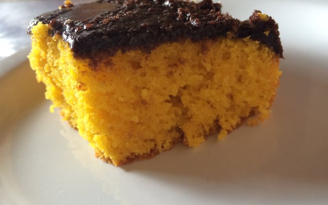 Bolo de cenoura com laranja