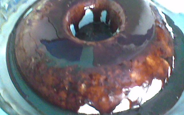 Pudim de maria-mole com calda de chocolate