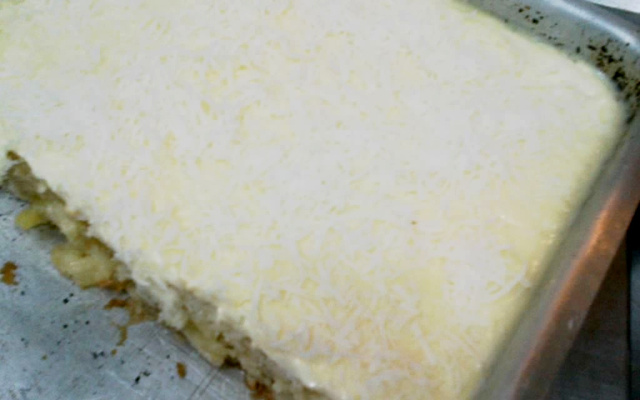 Bolo de abacaxi gelado