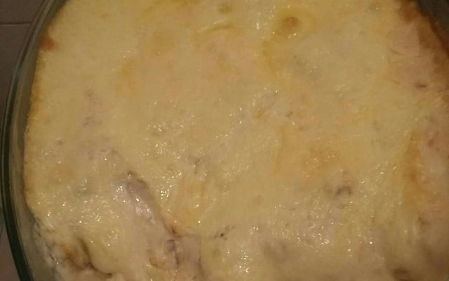 Ravioli com molho branco de calabresa