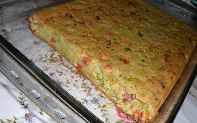 Torta de legumes com calabresa defumada
