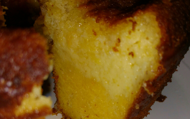 Bolo de fubá cremoso