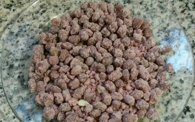 Amendoim caramelizado