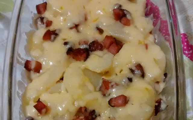 Batatas gratinadas com bacon