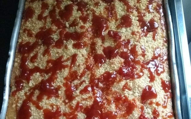 Cuca simples com farofa