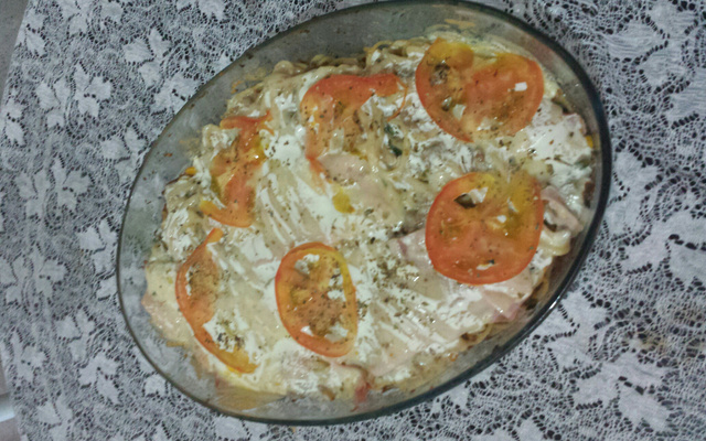 Macarrão com molho de carne moída ao forno