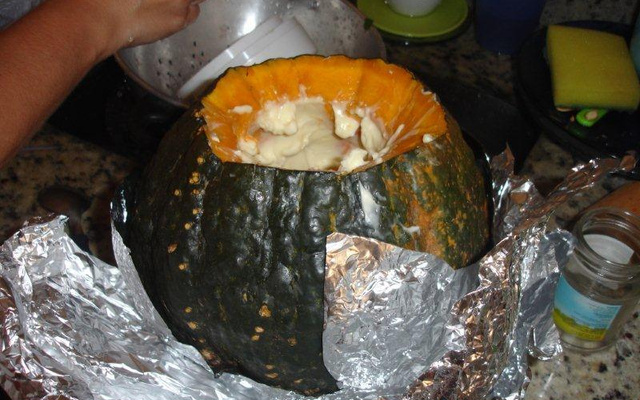 Camarão na moranga com catupiry