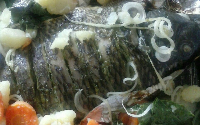 Peixe no forno (tilápia)