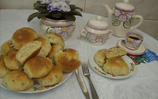 Pãezinhos de Cebola e Cebolinha