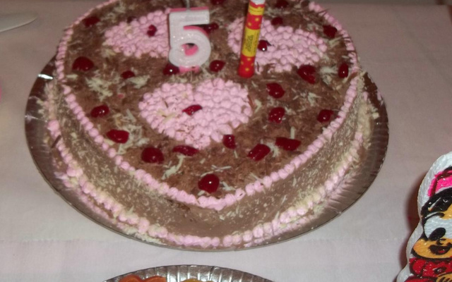 Bolo delicioso de mousse de chocolate