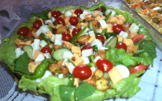 Salada de camarão