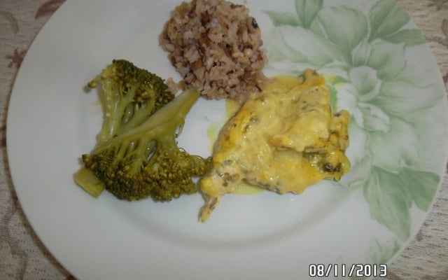 Filé de frango ao molho de mostarda ao forno