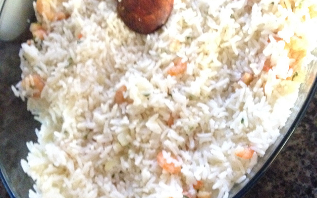 Arroz à grega com camarão