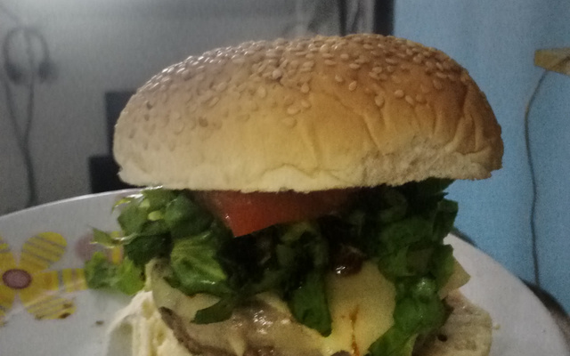 Hambúrguer caseiro
