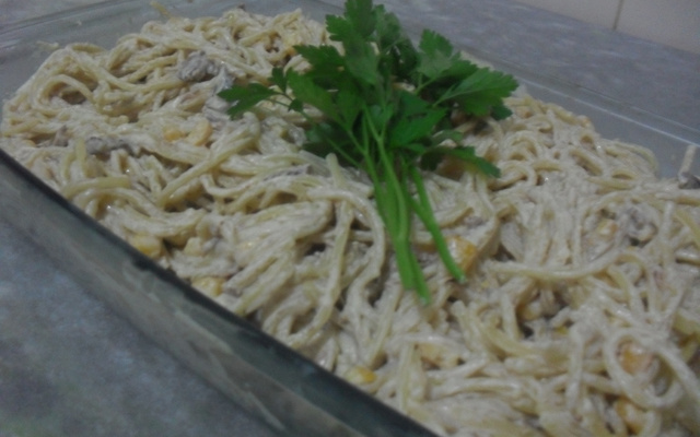 Espaguete à bolonhesa branca