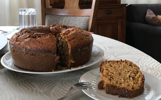 Bolo de Maçã e Ameixa