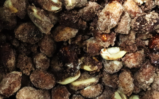 Amendoim doce com chocolate