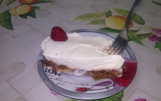 Torta super fácil de morango com chantilly