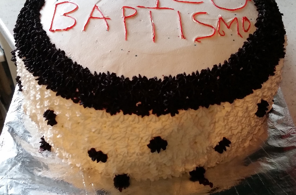 Bolo de aniversário colorido