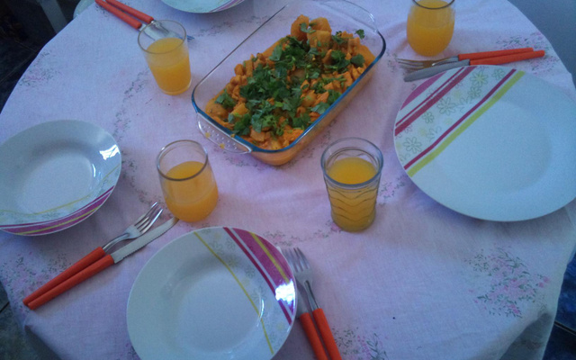 Peito de frango com mandioca e leite de coco